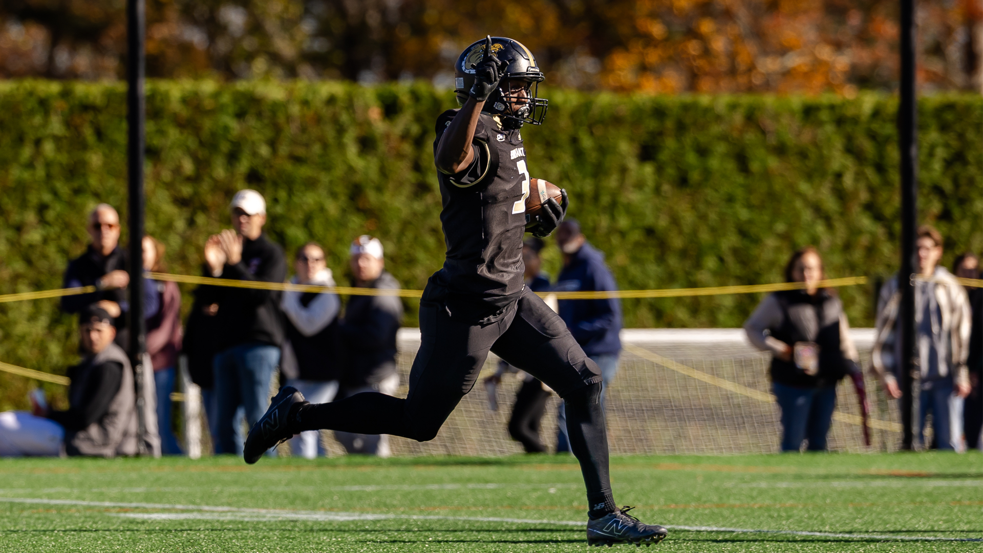 #CAAFB Going Deep: Bryant's Mkparu Makes Smooth Transition From London To American Football